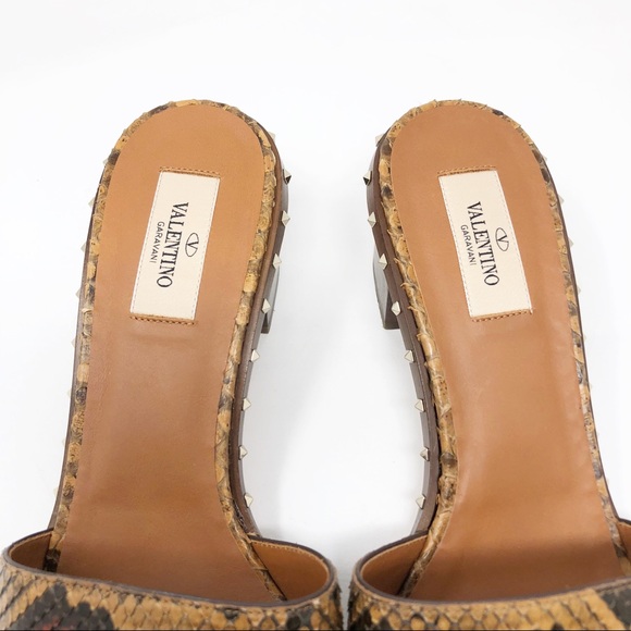 VALENTINO ROCK STUD BLOCK HEEL PYTHON PRINT SANDAL - Picture 6 of 8